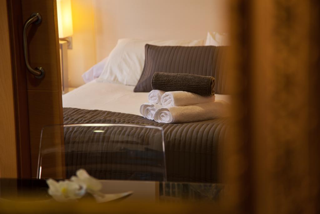 Apartamentos Elvira 21 Гранада Номер фото